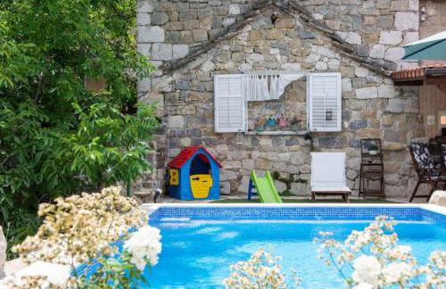 Holiday House near Split with heated pool - Photo 5