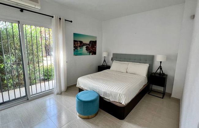 Beautiful Villa With Pool Scenic Views Sleeps 8 - Photo 20