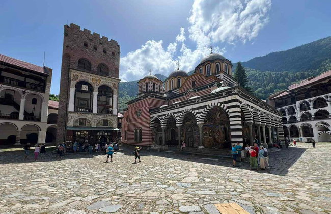 Rila Monastery & Sapareva Banya Hot Springs Day Trip - Foto 7