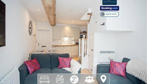 2 Bed House By Southern Stays Short Lets & Serviced Accommodation Bournemouth With Parking - Relocation & Family, 1km From The Beach - Foto 2