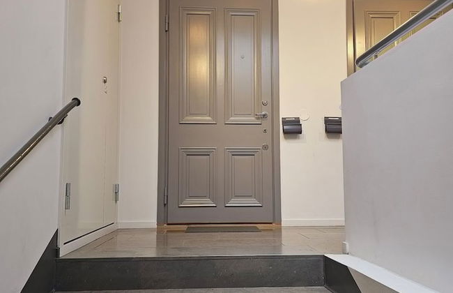 Elegant Apartment in the Heart of the City - Photo 13