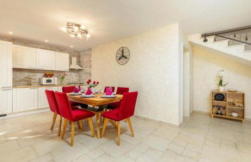 Cozy Home In Rojnici With Wifi - Photo 21