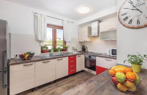 4 Bedroom Beautiful Home In Kunj - Photo 14