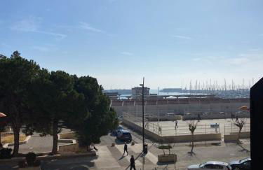 Frente al puerto y junto a la playa del Arenal - Foto 16