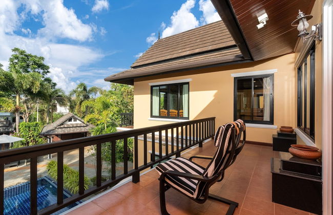 Bright Luxury Villa W Garden Pool & Sauna - Photo 19