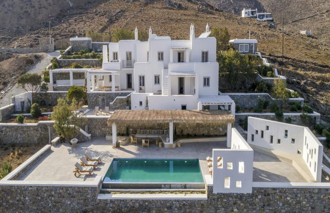 Stunning Villa With Modern Decor - Foto 1