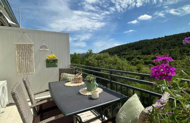 Gold Apartments - Photo 4