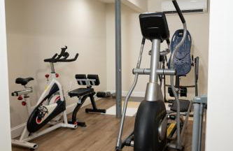 New Farmhouse, King Beds, Game Room, Hot Tub & View! - Foto 41