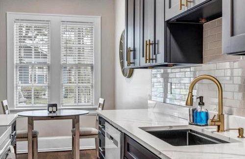 Trendy Historic Apt - Blocks from Shoppes of Avondale - Foto 10