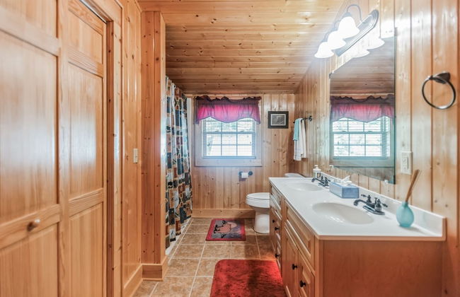 Cozy Mountain Retreat W/ Scenic Views 3 Bedroom Home by RedAwning - Foto 19