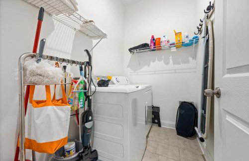 Charming Escape with Hot Tub & Fire Pit Winter Haven! - Foto 15