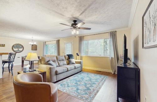 Cozy Lake Duplex Sleeps 5 Games Dog-friendly - Foto 7