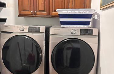 Cozy & Comfy Mountain-View Home Airport 15 min - Foto 15