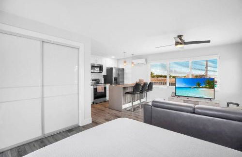 Waterfront Studio 1, Kayaks, Pool, Bay View, Wifi - Photo 5