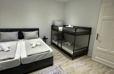 Zentrales Apartment mit Terrasse neu renoviert - Foto 4