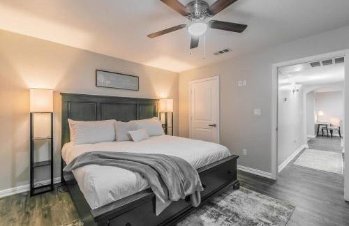 Central 3Bed2B at AT&T - Cowboy Stadium - Texas Live - Photo 4