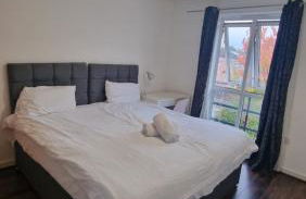 BrumStay - 4 Bedrooms TownHouse sleeps 6 with Driveway Parking and Garden - Foto 14