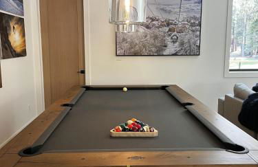 New Luxury 4BR /3BA Obsidian Reserve #110 – Hot Tub, 2-Car Garage, Pool Table, Mount Views! - Foto 60