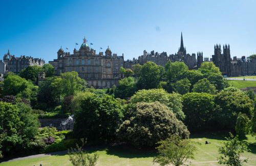 Stylish Apartment in Edinburgh 5 beds 3 Bedrooms - Photo 32