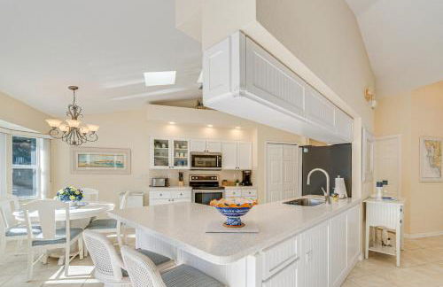 Beachy Port Charlotte Home with Hot Tub and Pool! - Foto 11