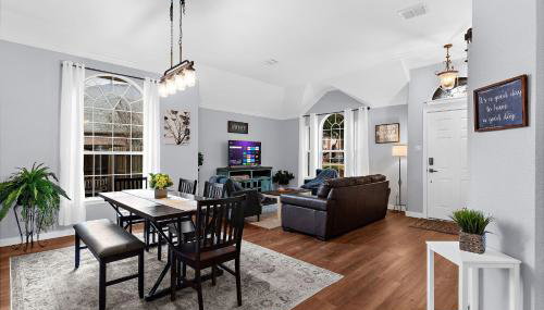 Large Luxury 4-BR Home EPIC GameRoom! Lighted Deck & Grill! - Foto 2