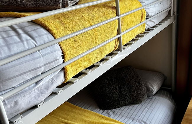 Immaculate 3-bed House With Private Secure Garden - Foto 13