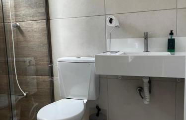 Refugio Moderno com Piscina Quente e Por do Sol - Foto 23