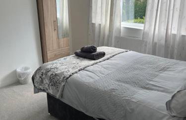 3 bedroom Home in chesterfield with front and back gardens - Foto 32