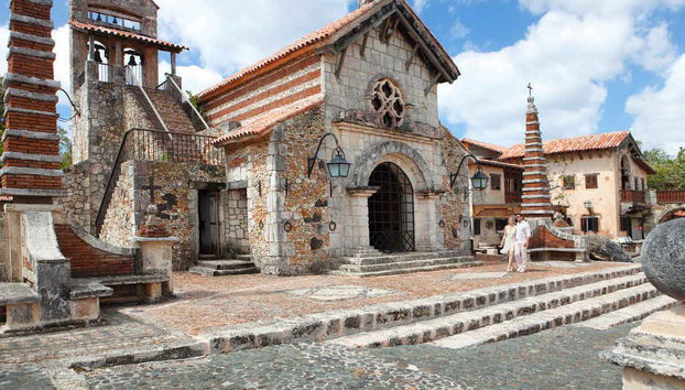 Povoado medieval Altos de Chavón