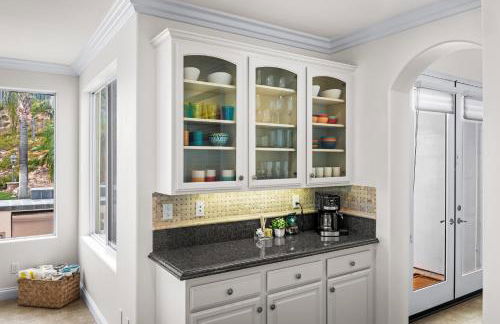 Modern Hilltop Retreat - Foto 9