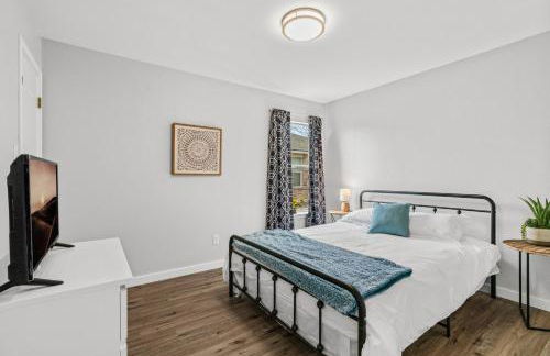 Modern, family friendly home w garage, huge yard! - Foto 17