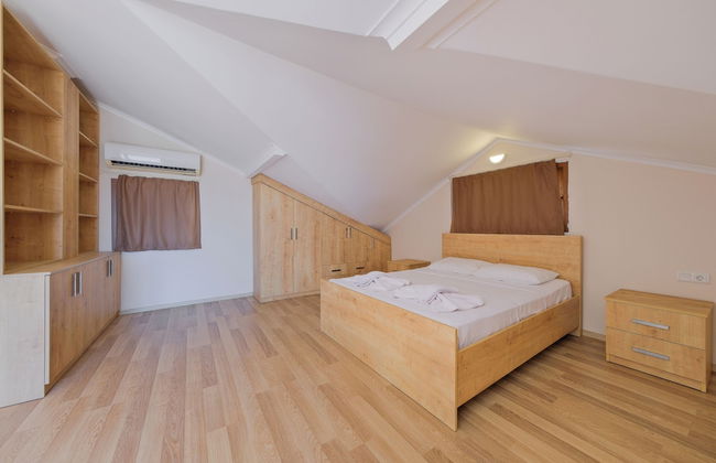 Talia deniz manzaralı 4 odalı lüks Villa - Foto 5