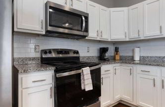 Historic CozySuites 4BR 2BA with a modern touch - Foto 24