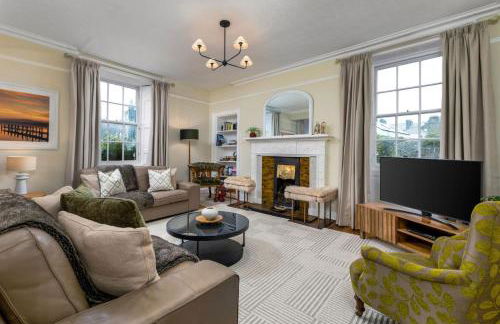 3-Bed Georgian Townhouse Next to Wellbeing Clinic - Foto 1