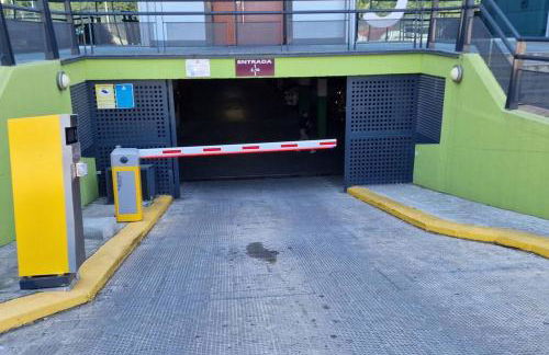 Apartment with free parking and pool - Foto 40