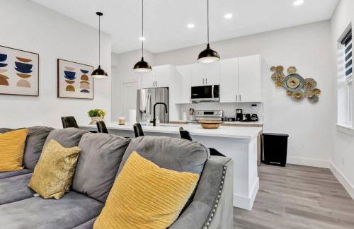 Dallas Escape w/ Rooftop + Yard • Sleeps 10 - Foto 9