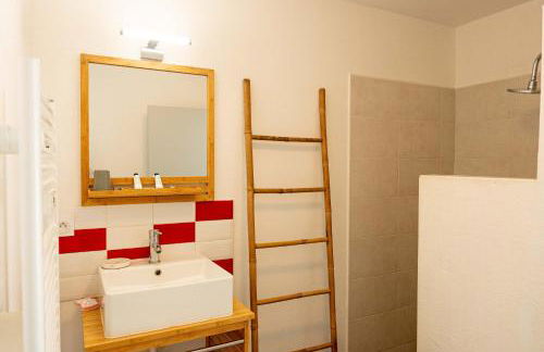 Appartement avec piscine et jacuzzi à 50mètres de la plage et 5min de l'allée des Pins - Photo 30