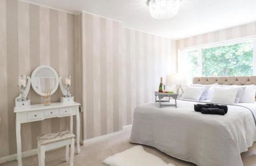 Gorgeous 3 bed House In Milton Keynes - Photo 1