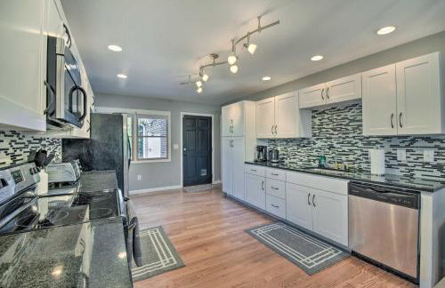 Lakefront Westminster Retreat with Boat Dock! - Foto 11