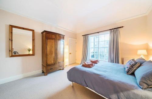 Artist's Studio - Photo 26