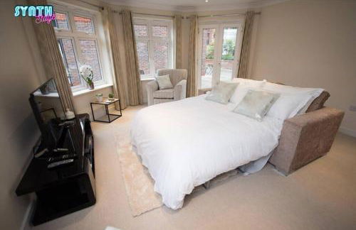 Spacious Central Leatherhead Apt Long Term Stay - Photo 5