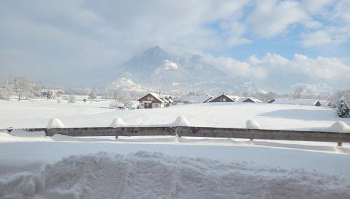 Luxus Chalet im Allgäu - Zirbenholz Schlafzimmer - Terrasse mit Bergblick - Infrarotkabine - Foto 3