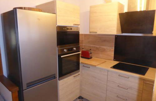 le chalet Cerdan - classé 3 étoiles - 5 personnes - 2 chambres- parking -garage-jardin-WIFI-rénové en 2023 - Foto 11