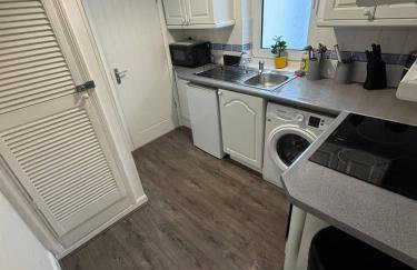 Sleek City Getaway - Walkable Free Parking - Foto 9