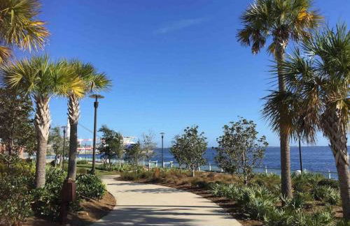 Walk to downtown seafood market Bay views - Foto 31