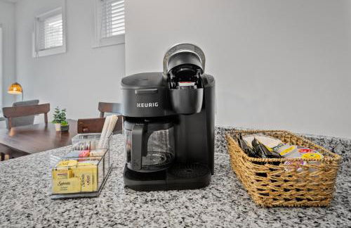 Charming Duplex Retreat in Old Town Manchester, VA - Foto 10