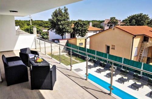 New Villa with Pool - Foto 8