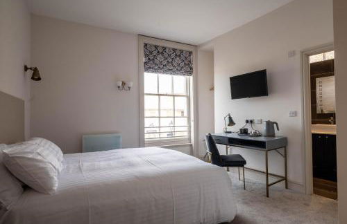 The Old Custom House - Photo 11