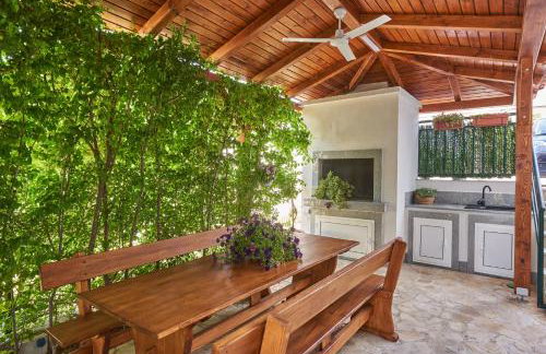 Villa Barbara-Kastela with heated pool - Foto 61