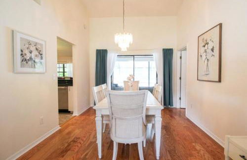 Elegant 3BR 2BA Private Pool Home - Foto 12